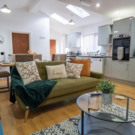 Heartland House, 7 Spacious Bedrooms Sleeps 4 Plus, Near Nec, Jlr,Bhx Birmingham Exterior foto