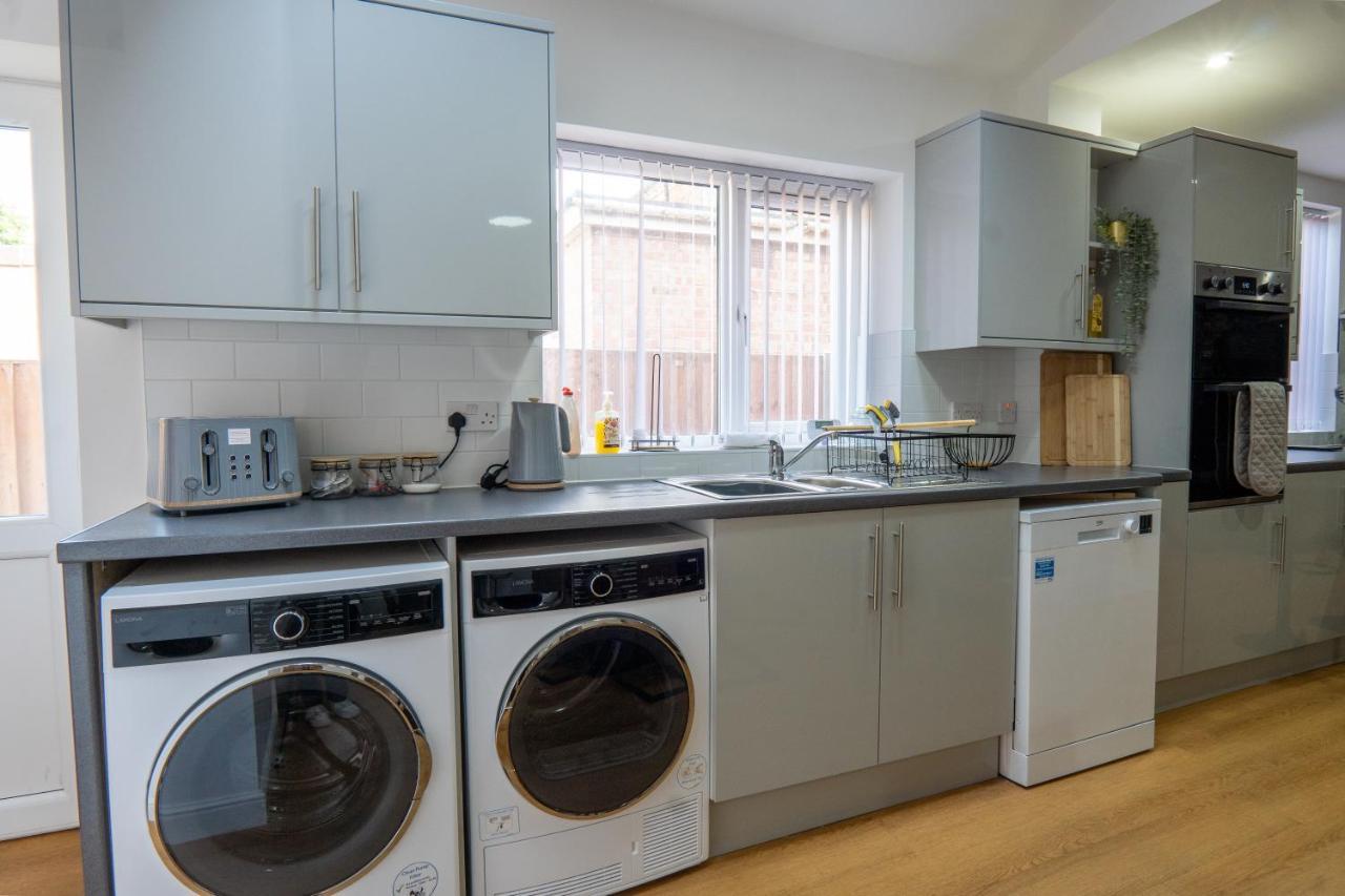 Heartland House, 7 Spacious Bedrooms Sleeps 4 Plus, Near Nec, Jlr,Bhx Birmingham Exterior foto