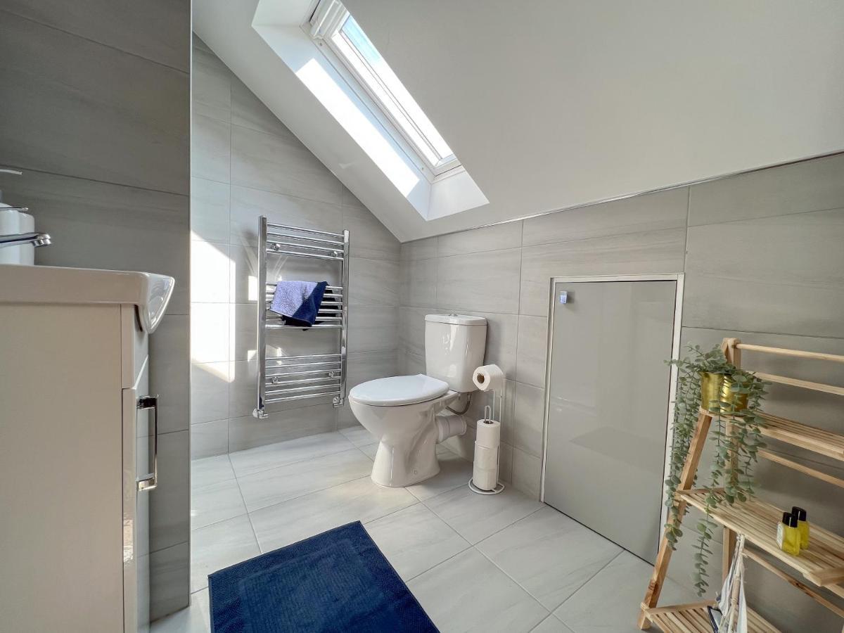 Heartland House, 7 Spacious Bedrooms Sleeps 4 Plus, Near Nec, Jlr,Bhx Birmingham Exterior foto