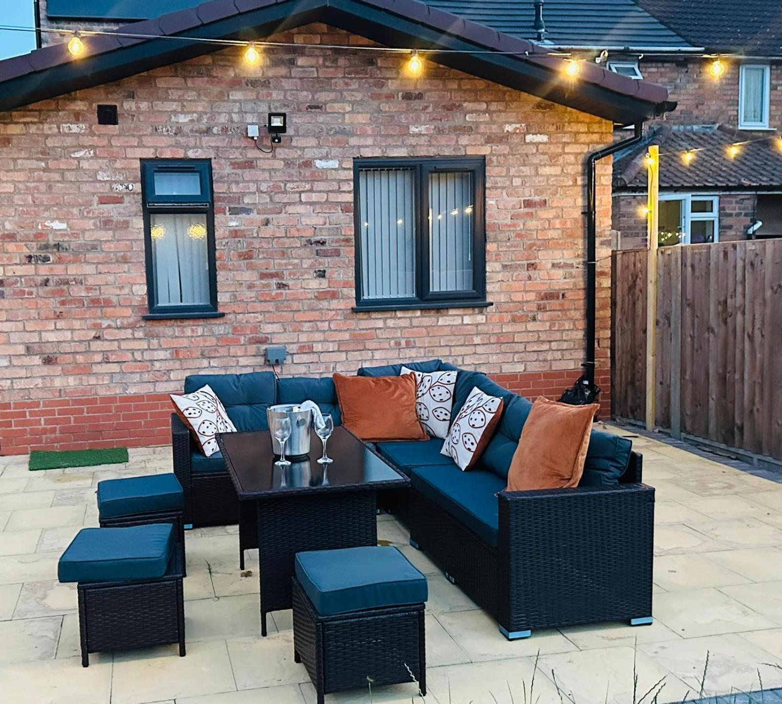 Heartland House, 7 Spacious Bedrooms Sleeps 4 Plus, Near Nec, Jlr,Bhx Birmingham Exterior foto